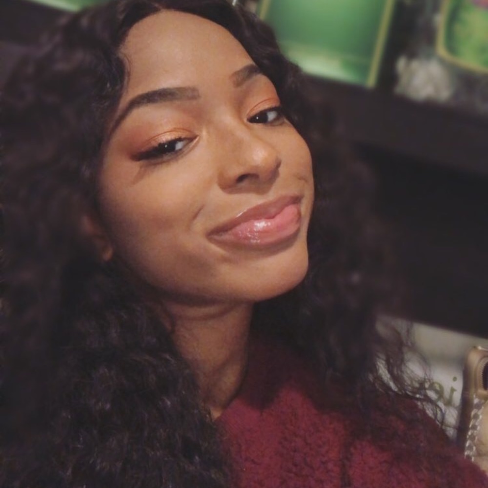 Meet your Posher, Destinee
